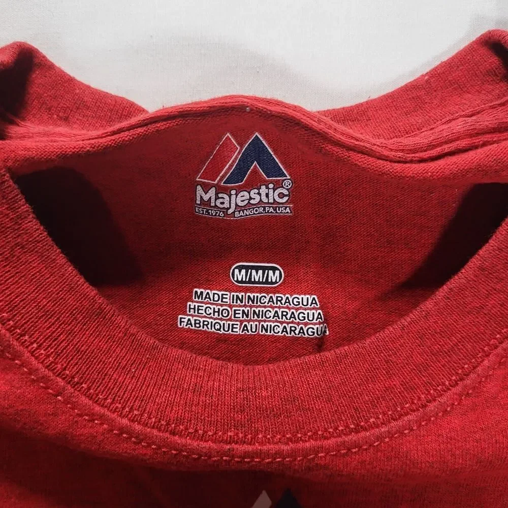 St.‎ Louis Cardinals Men's Medium Majestic Red Tshirt Birds on Bat STL - Picture 2 of 8